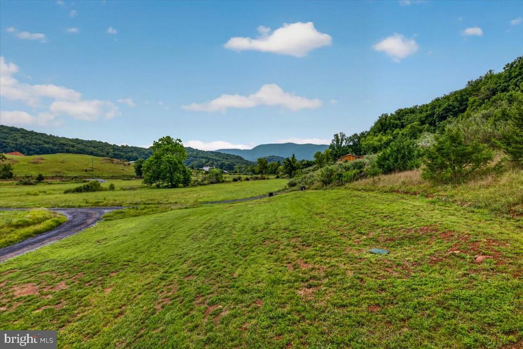 720 GOONEY MANOR LOOP