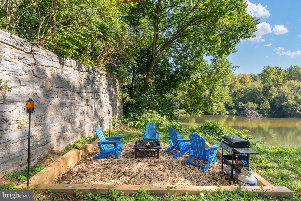 1412 OLD WINCHESTER PIKE