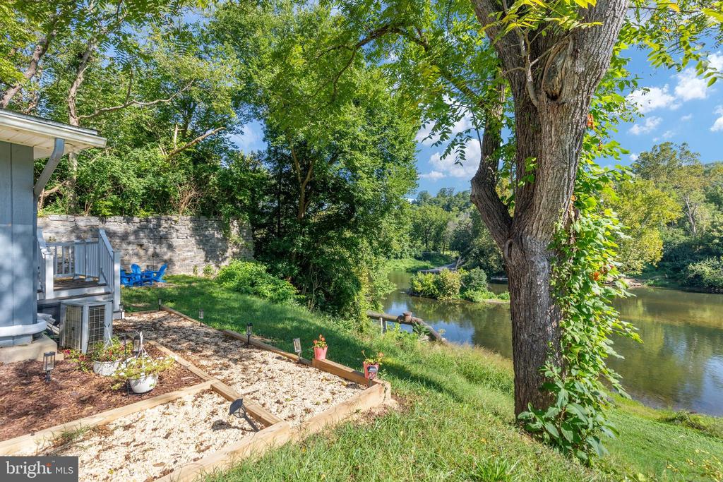 1412 OLD WINCHESTER PIKE