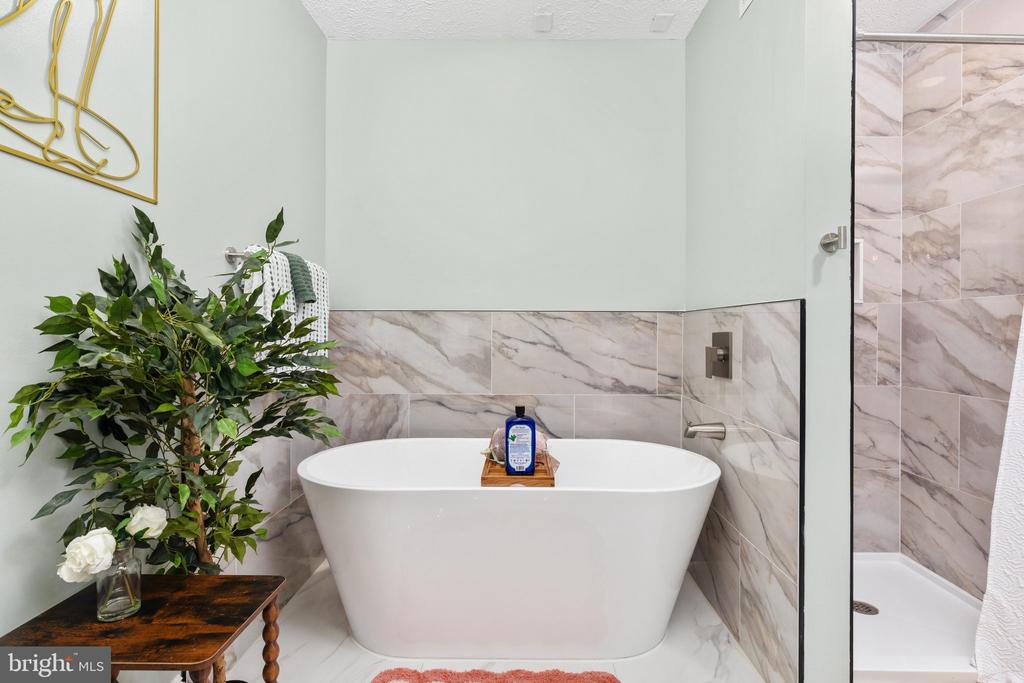 1412 OLD WINCHESTER PIKE