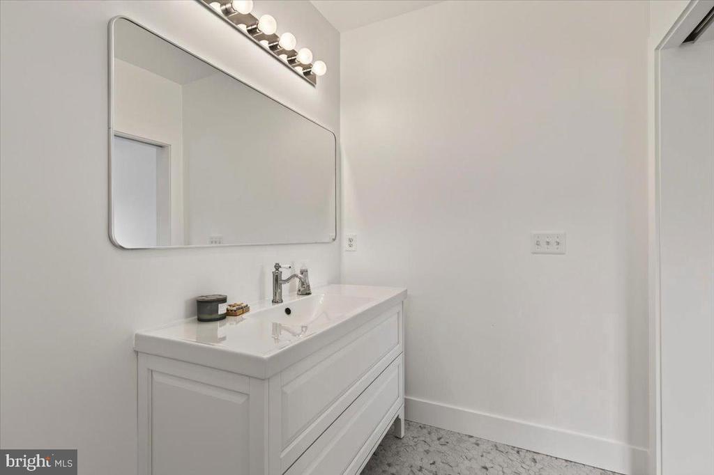 720 GOONEY MANOR LOOP