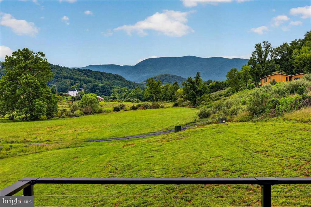 720 GOONEY MANOR LOOP