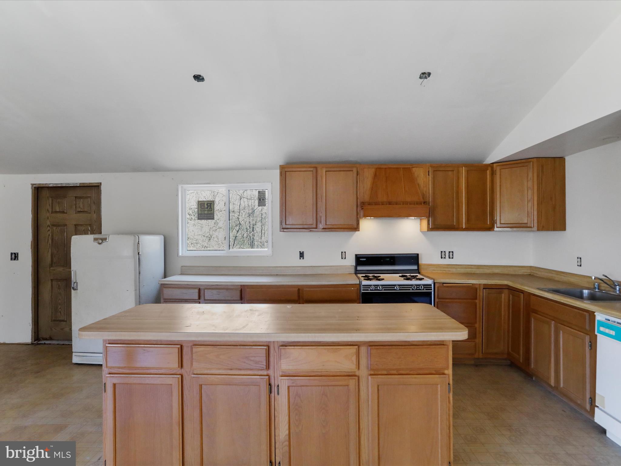 388 FRAGRANCE LANE