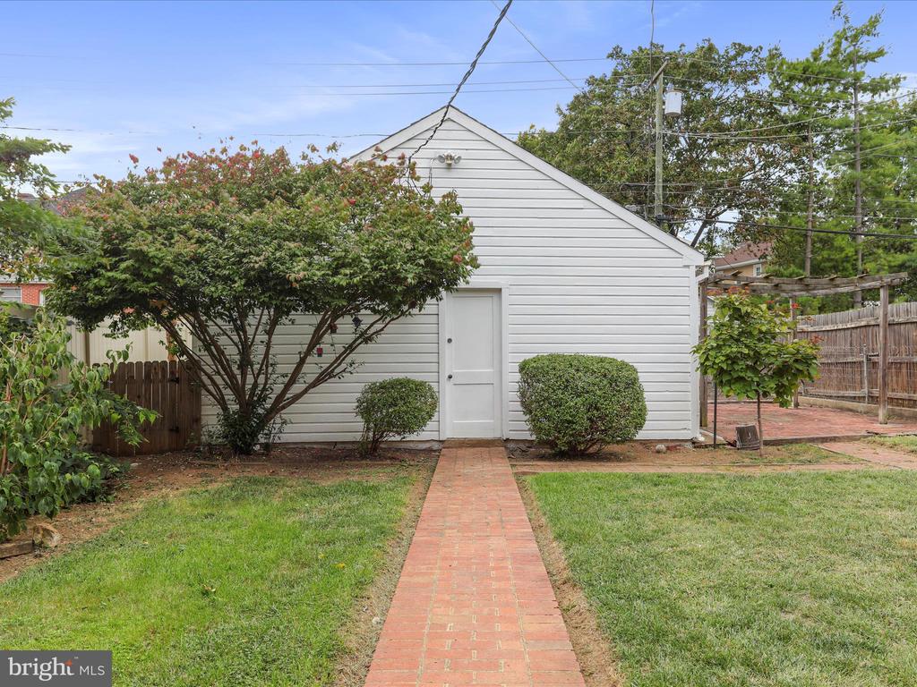 106 N TENNESSEE AVENUE