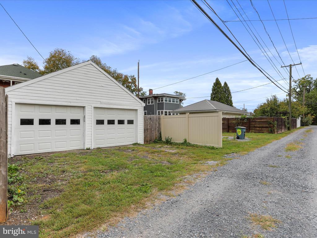 106 N TENNESSEE AVENUE