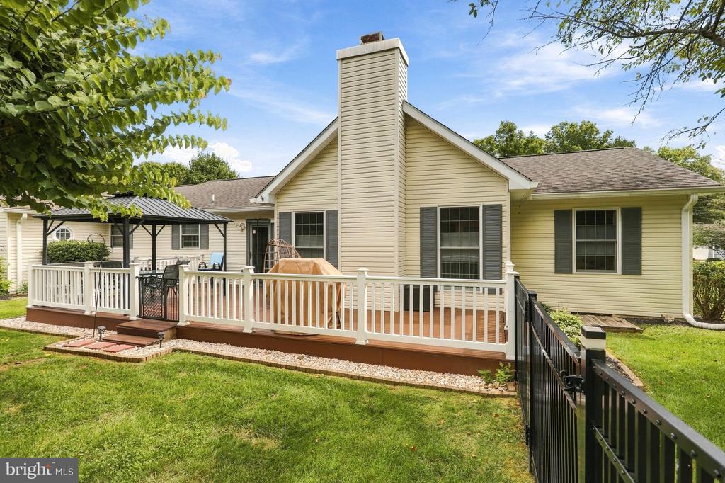 160 DARTMOUTH LANE