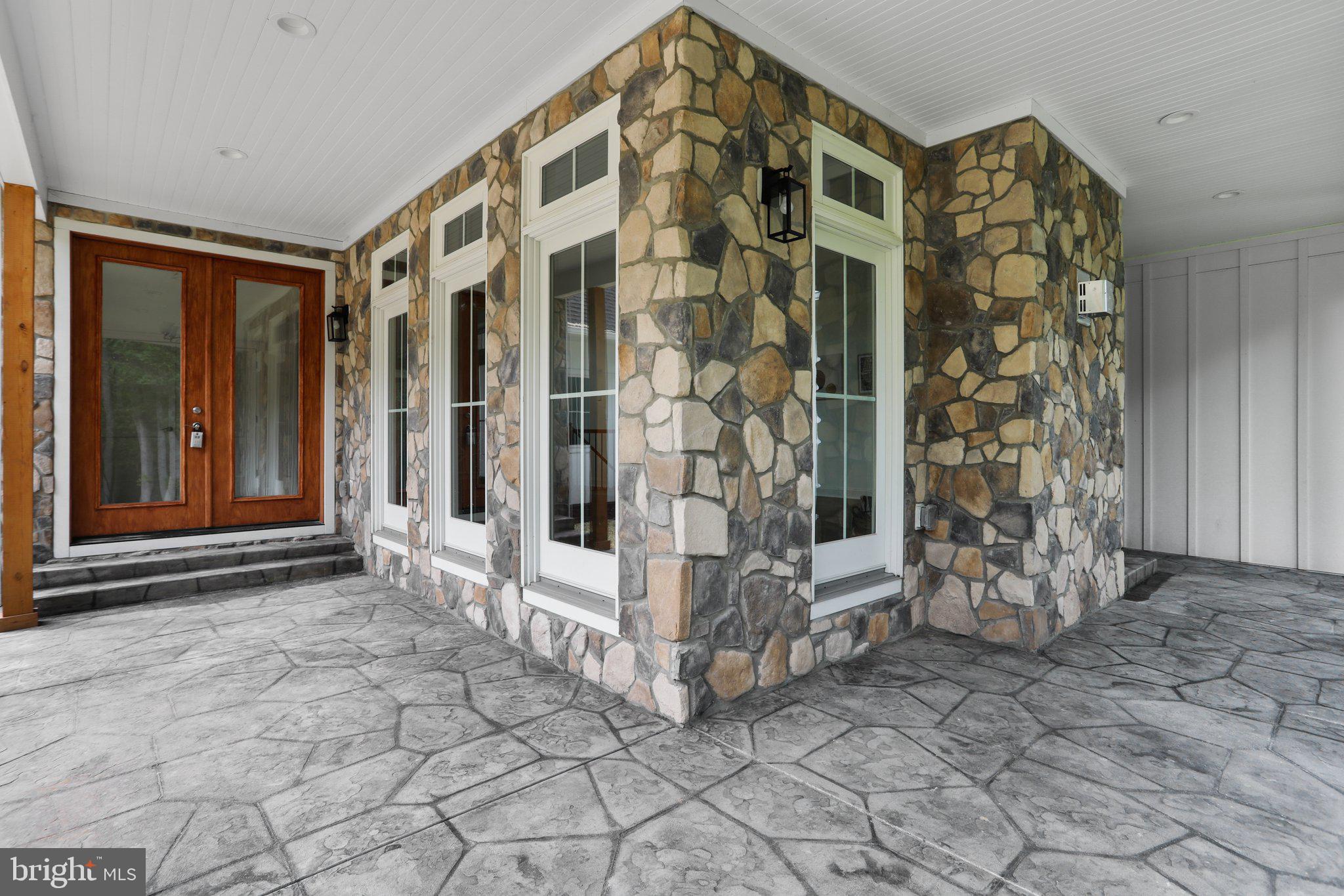 73 QUAIL WOODS DRIVE