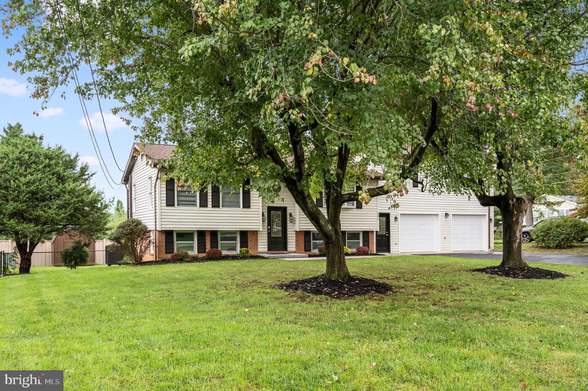 1086 TUSCAWILLA DRIVE