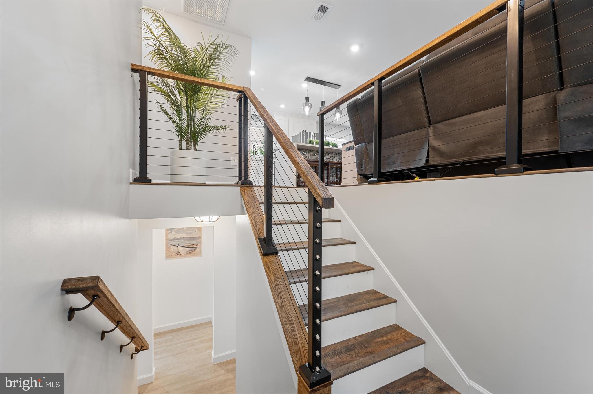 1086 TUSCAWILLA DRIVE
