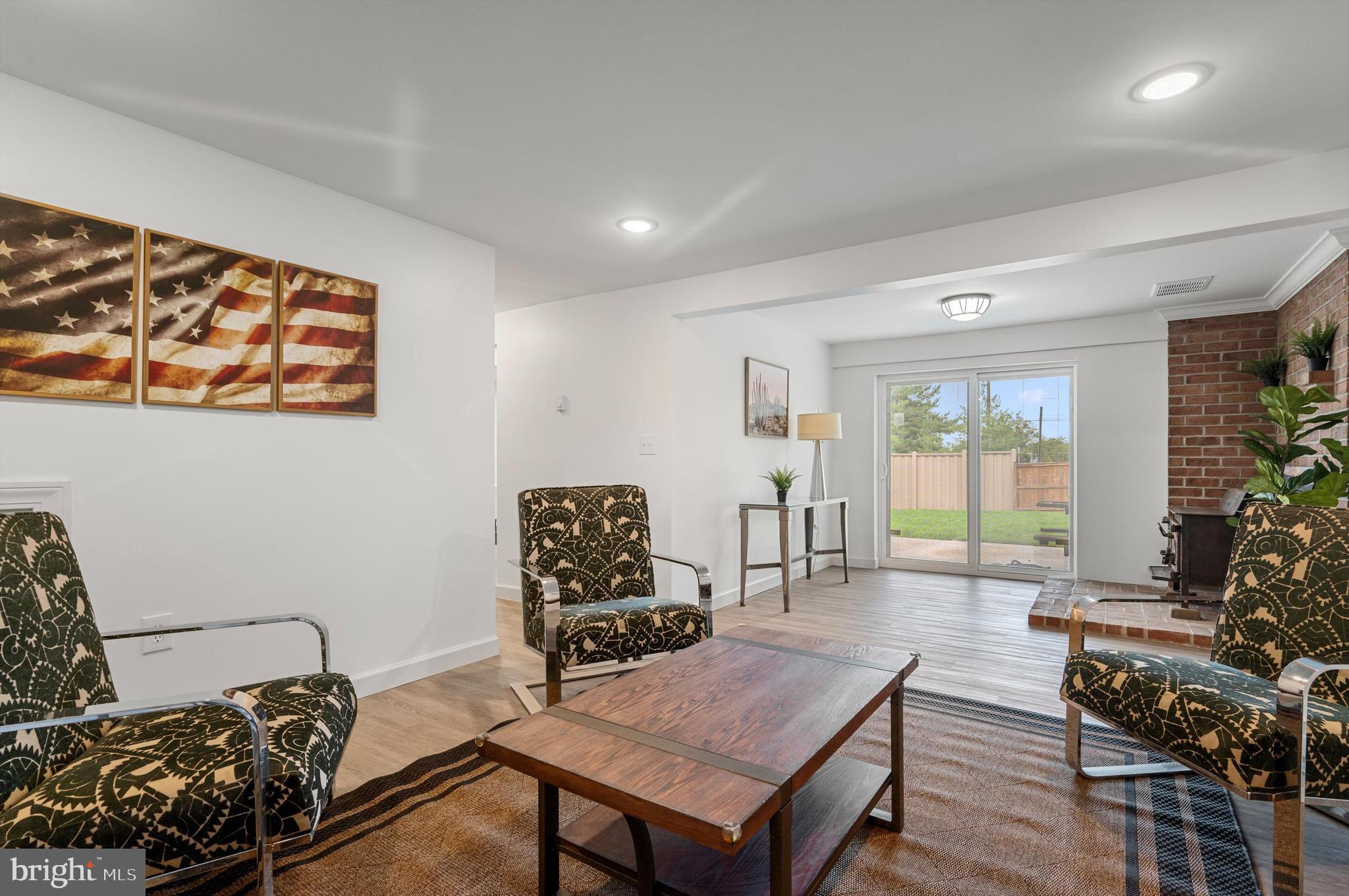 1086 TUSCAWILLA DRIVE
