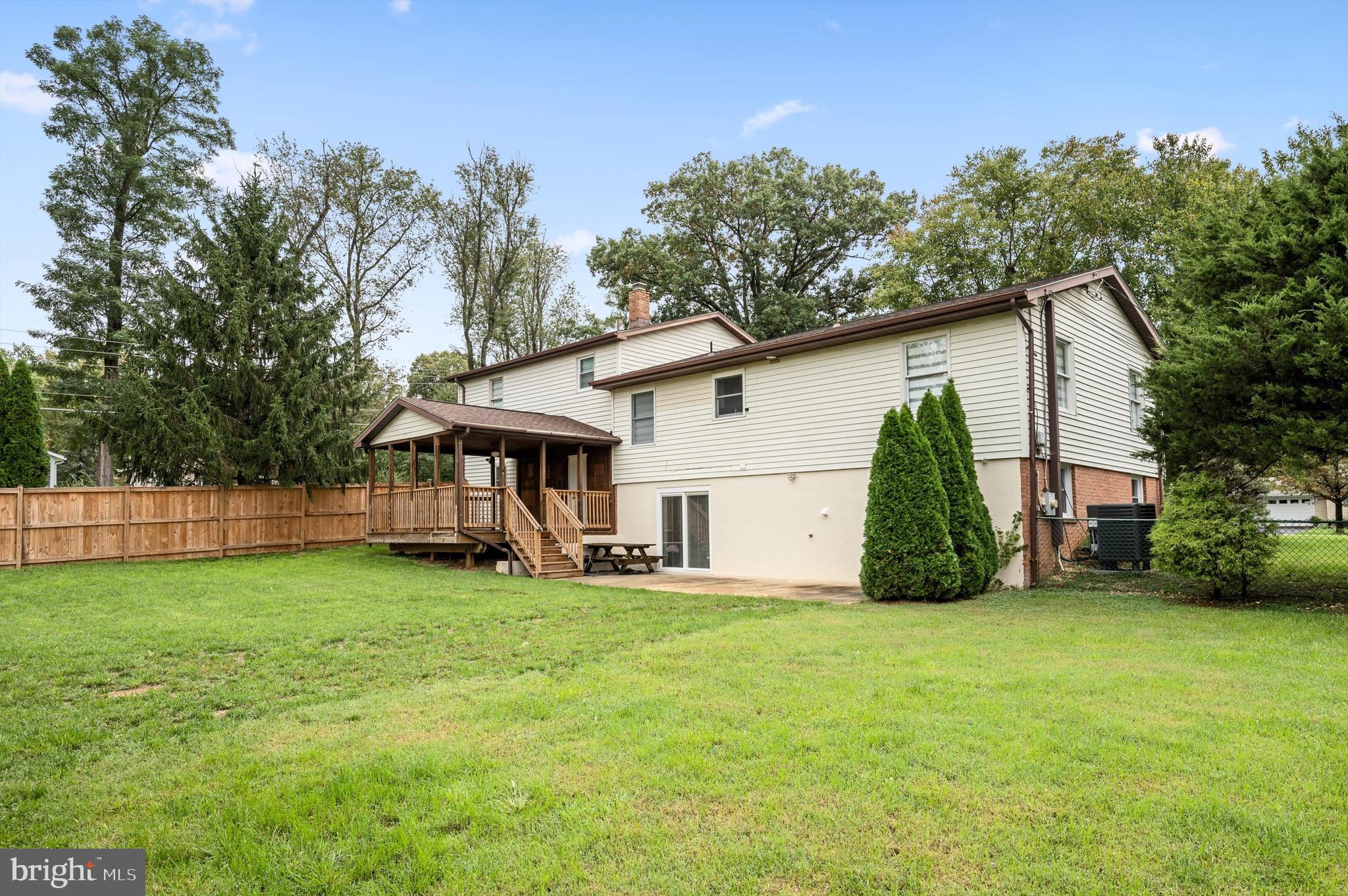1086 TUSCAWILLA DRIVE