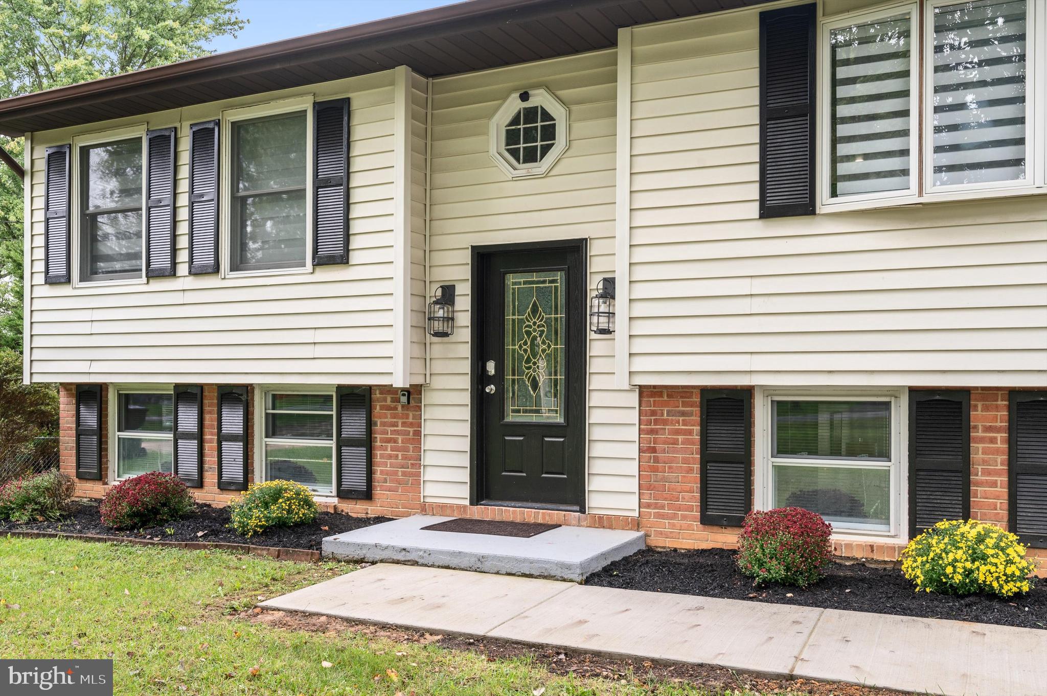 1086 TUSCAWILLA DRIVE