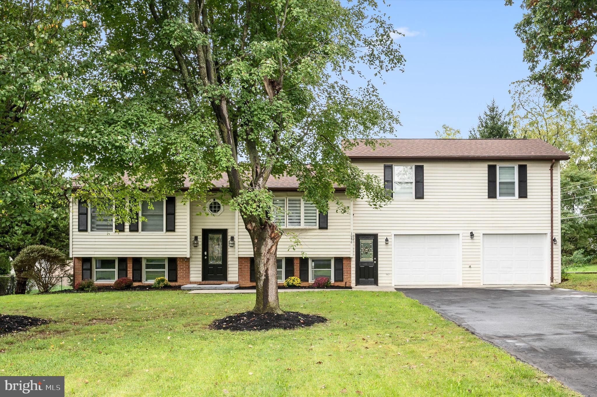 1086 TUSCAWILLA DRIVE