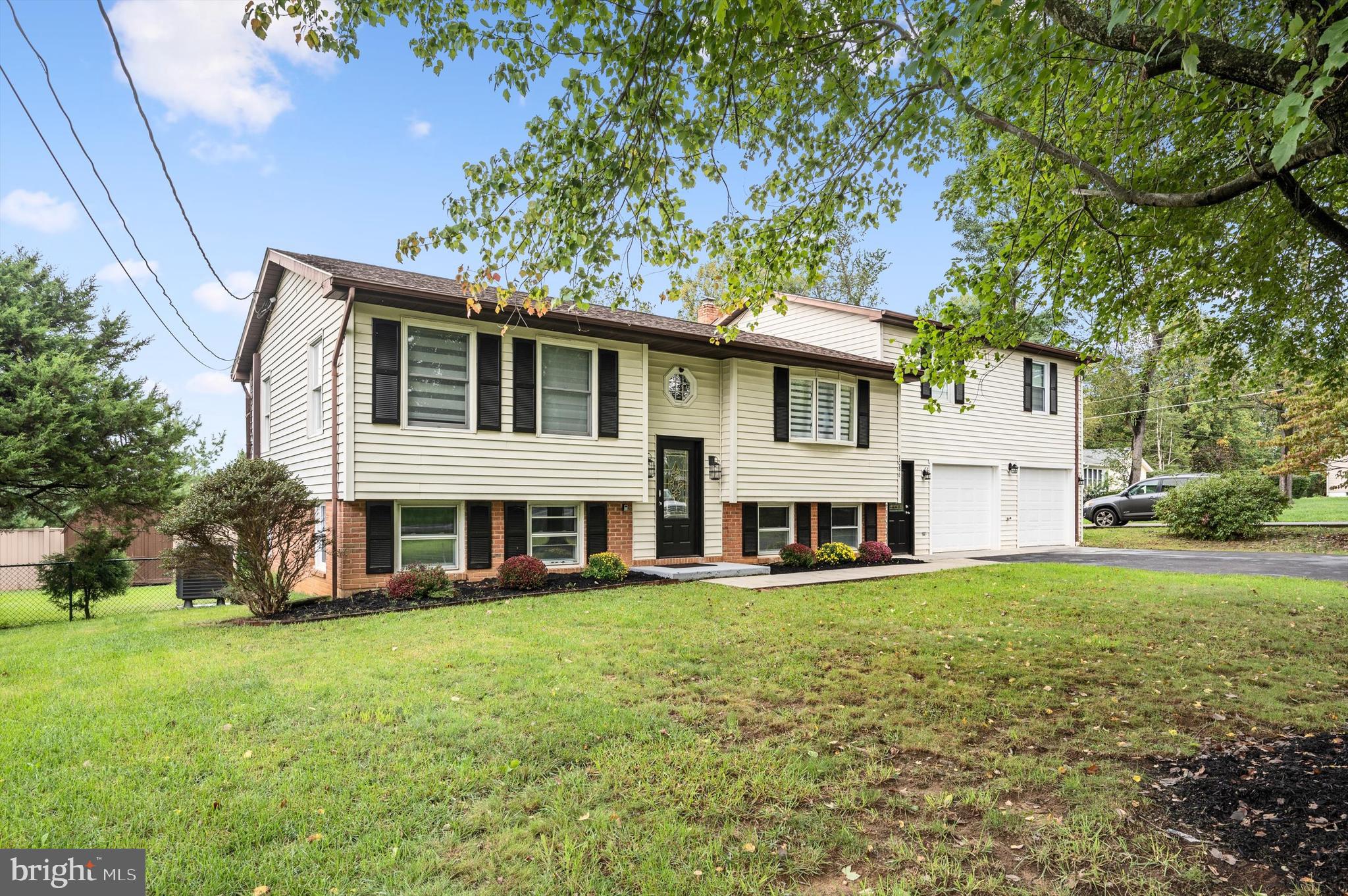 1086 TUSCAWILLA DRIVE