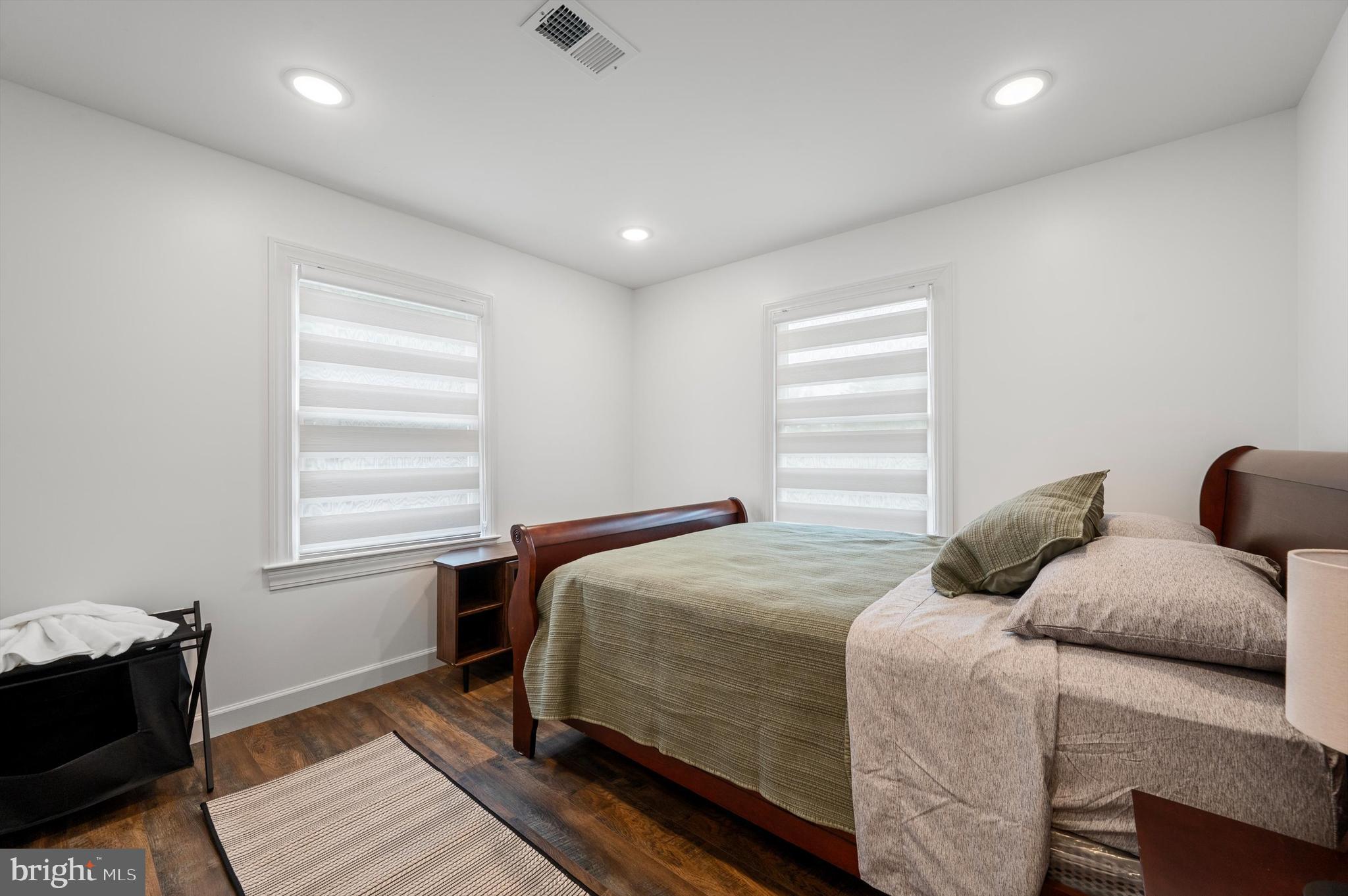 1086 TUSCAWILLA DRIVE