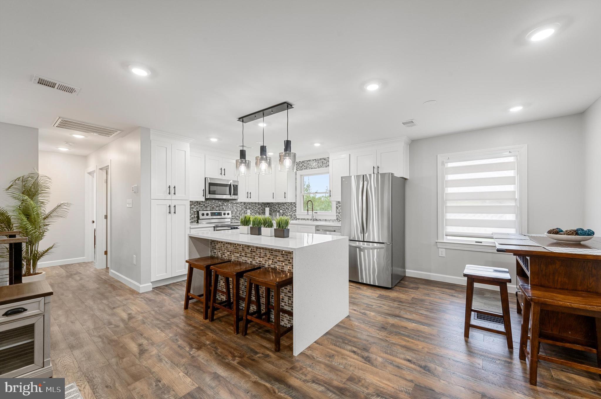 1086 TUSCAWILLA DRIVE
