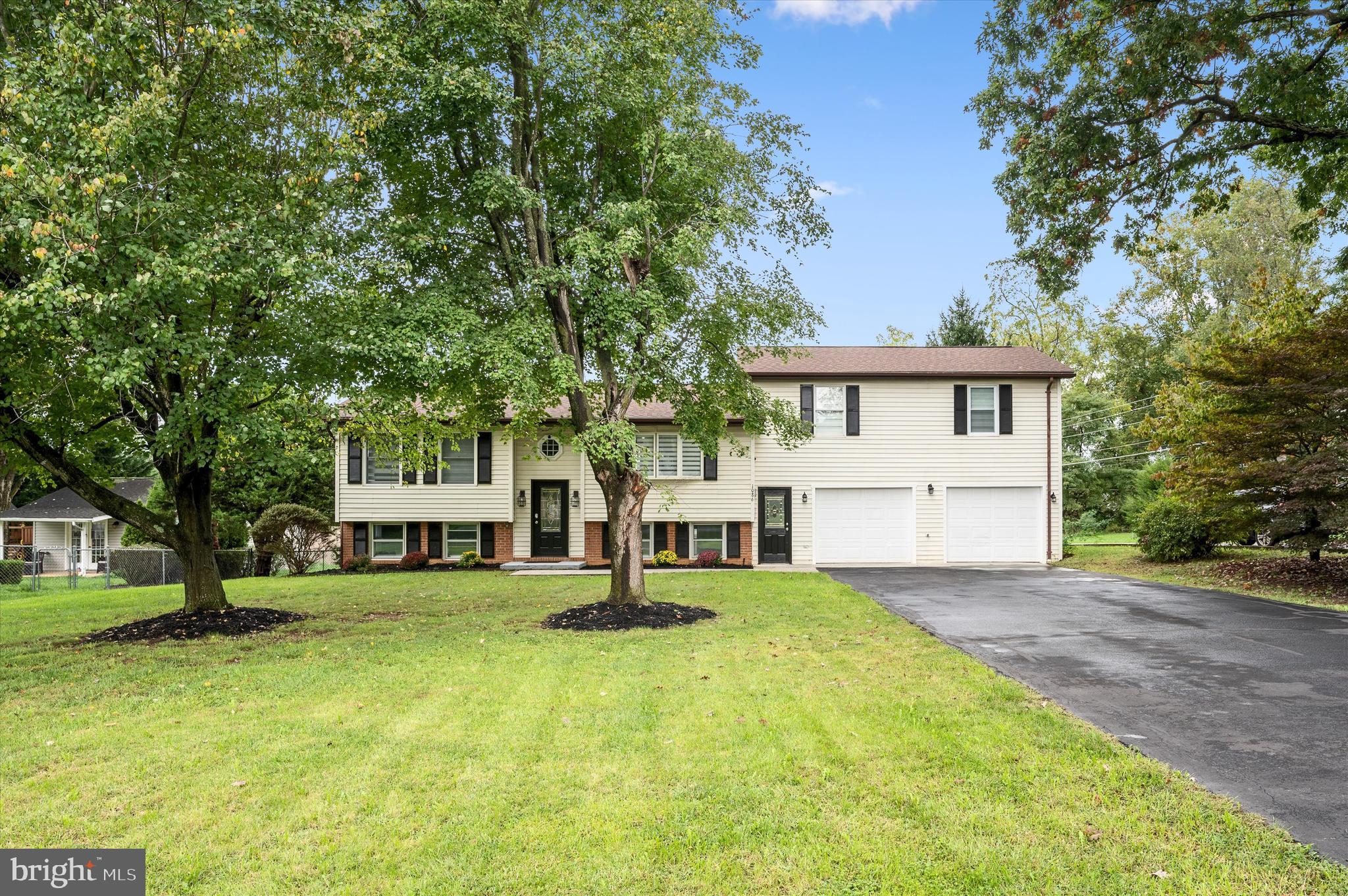 1086 TUSCAWILLA DRIVE