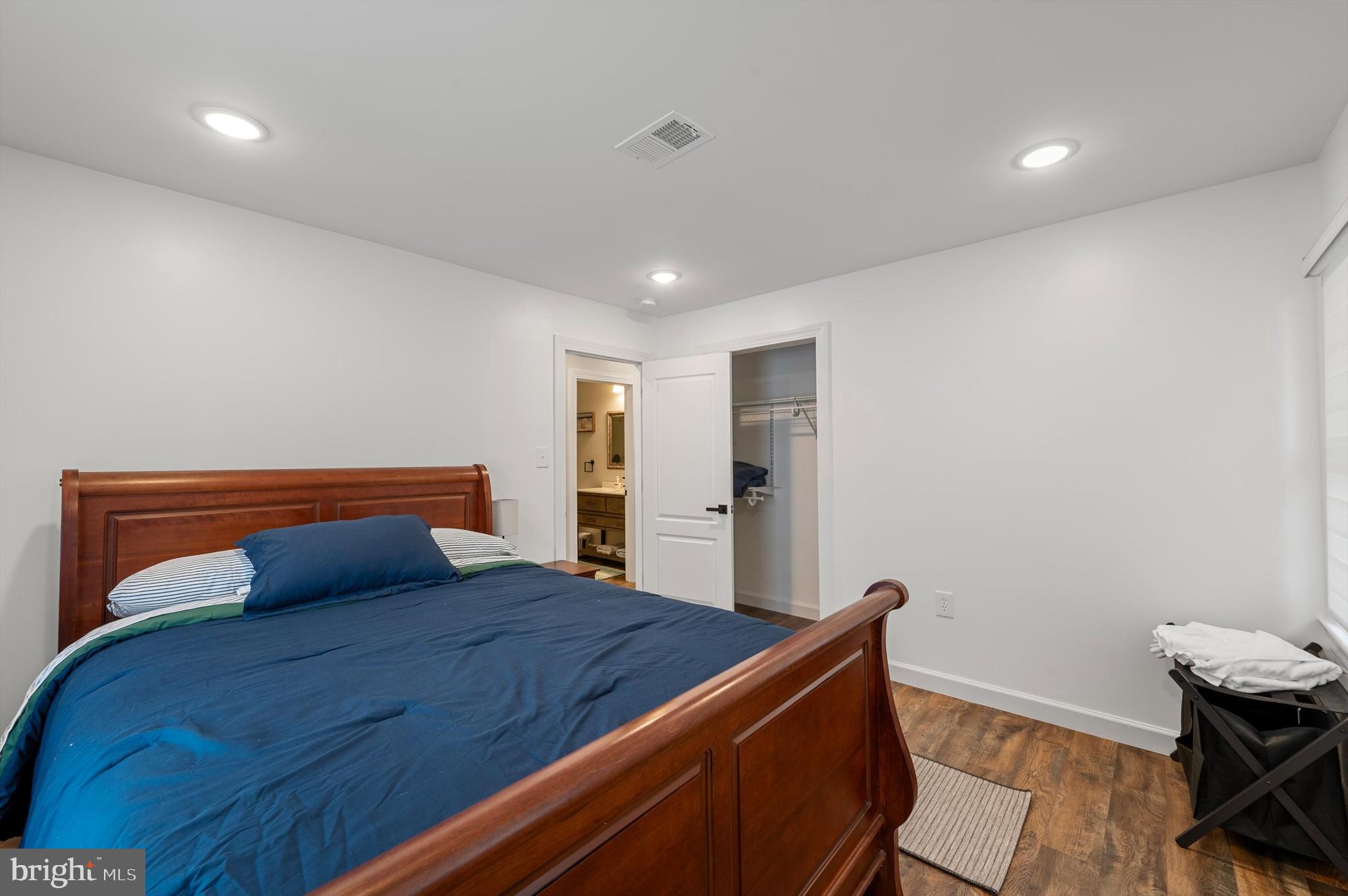 1086 TUSCAWILLA DRIVE