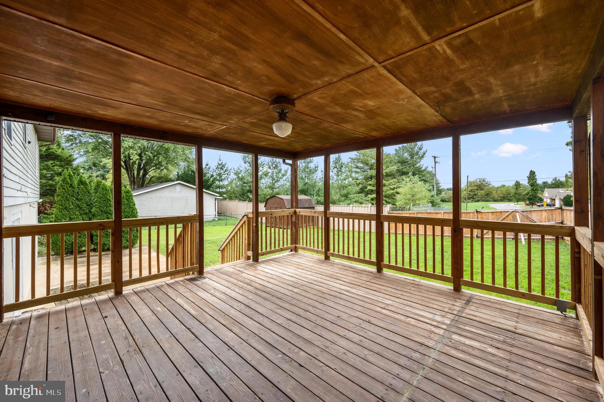 1086 TUSCAWILLA DRIVE