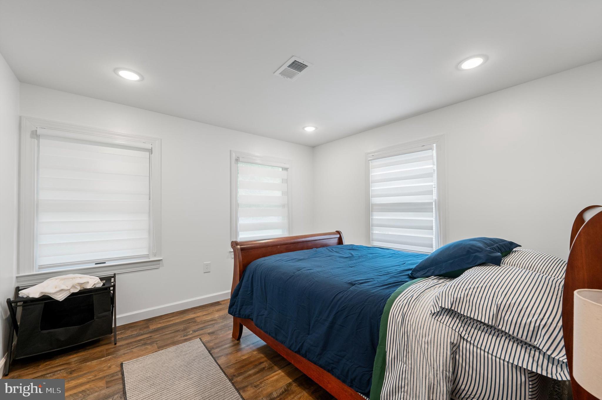 1086 TUSCAWILLA DRIVE