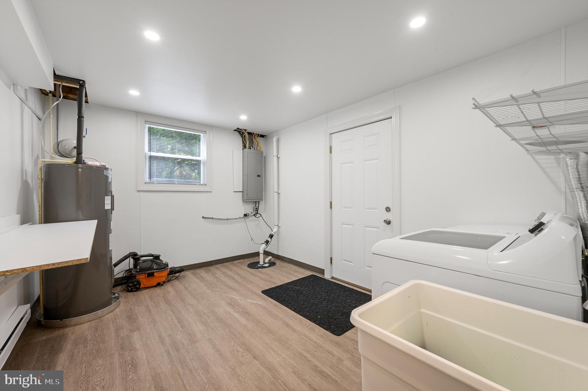 1086 TUSCAWILLA DRIVE