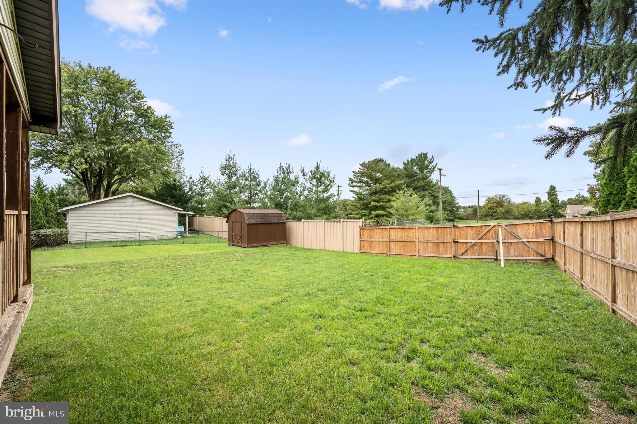 1086 TUSCAWILLA DRIVE