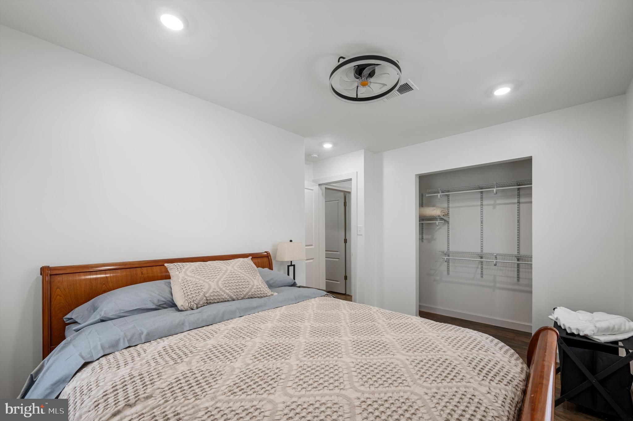 1086 TUSCAWILLA DRIVE