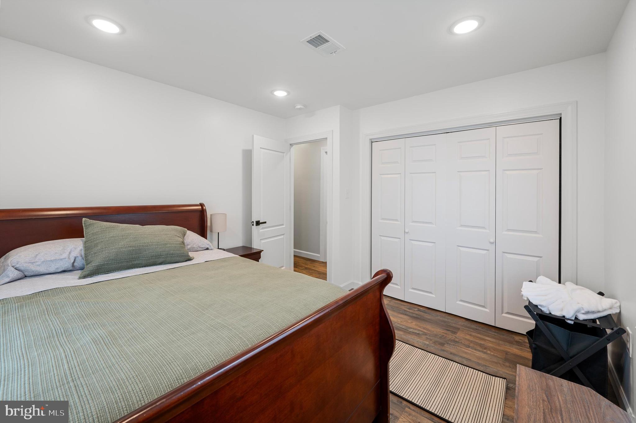1086 TUSCAWILLA DRIVE