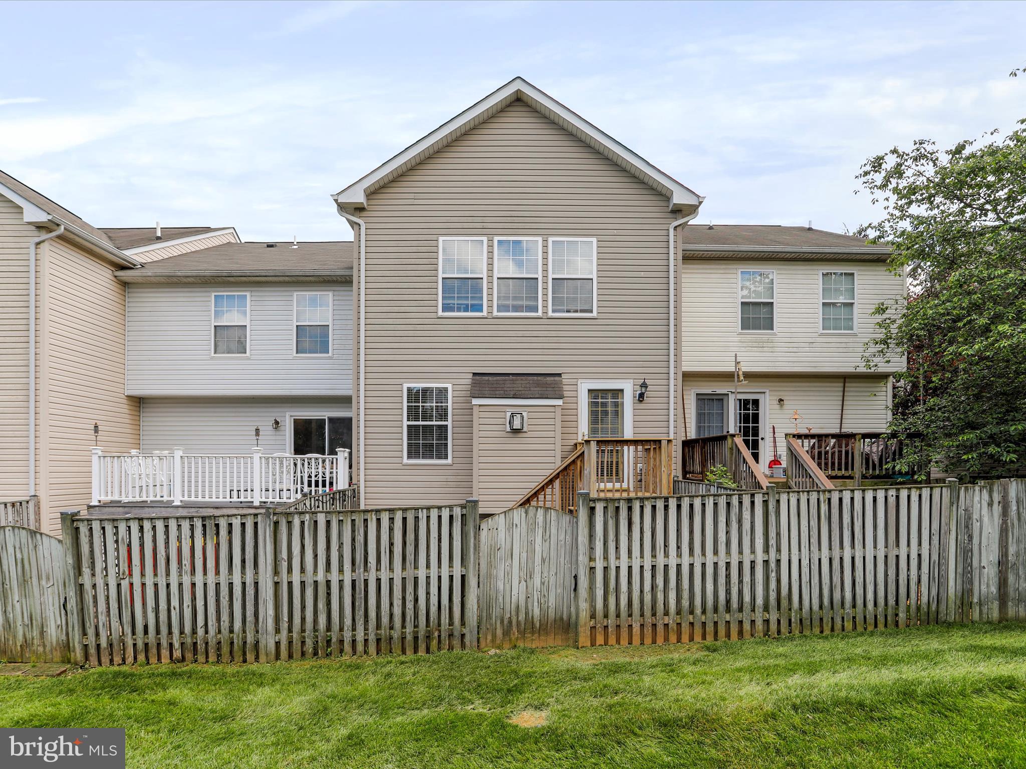 24 HOLMES DRIVE