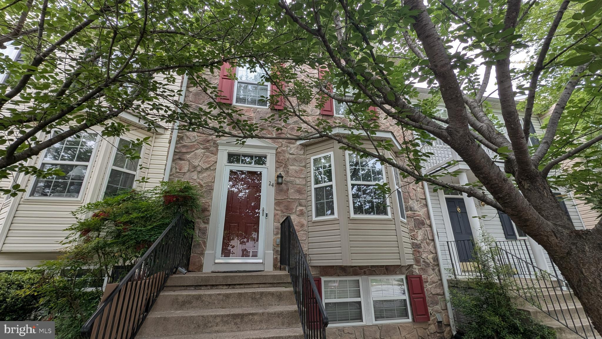 24 HOLMES DRIVE
