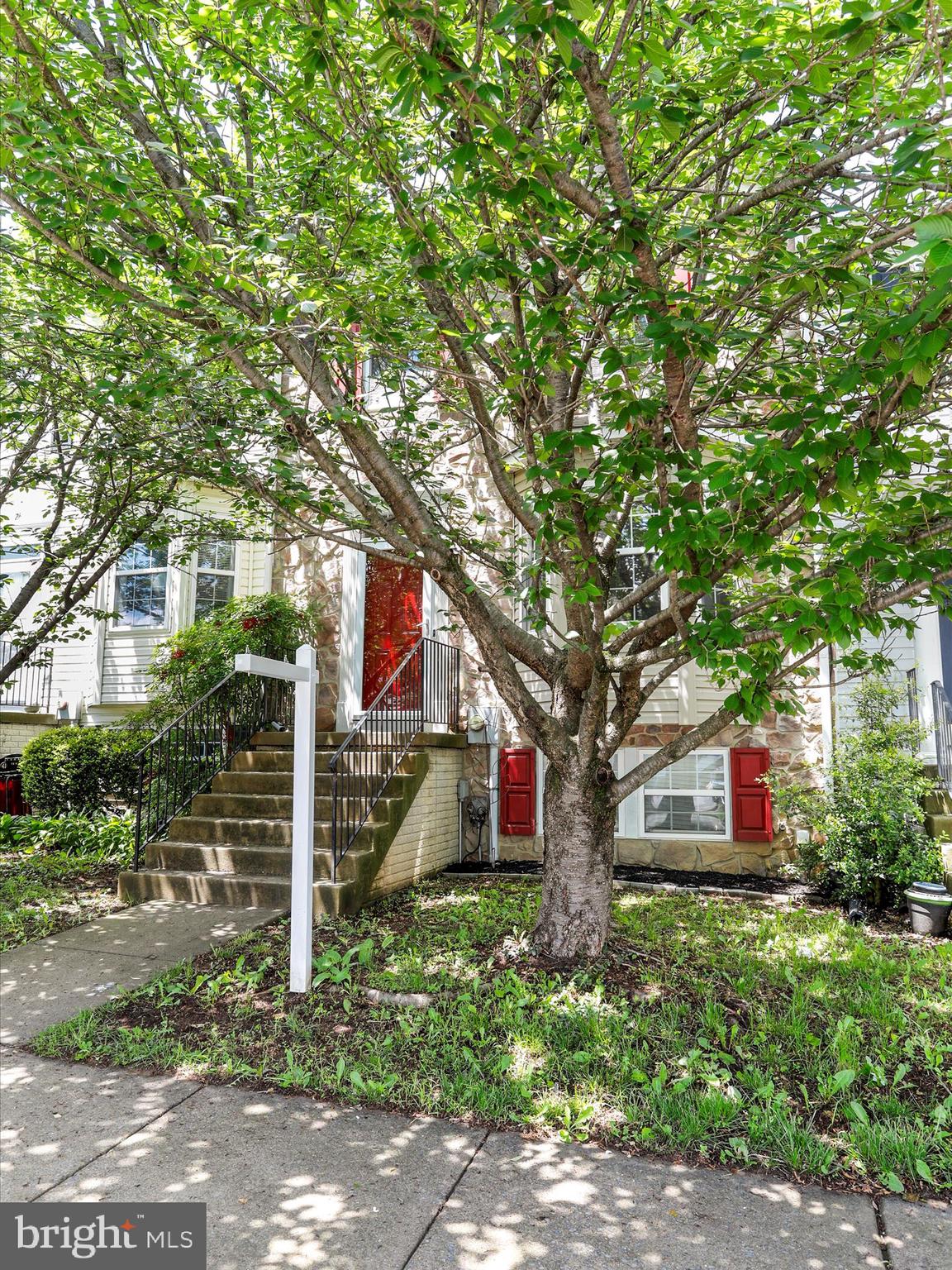 24 HOLMES DRIVE