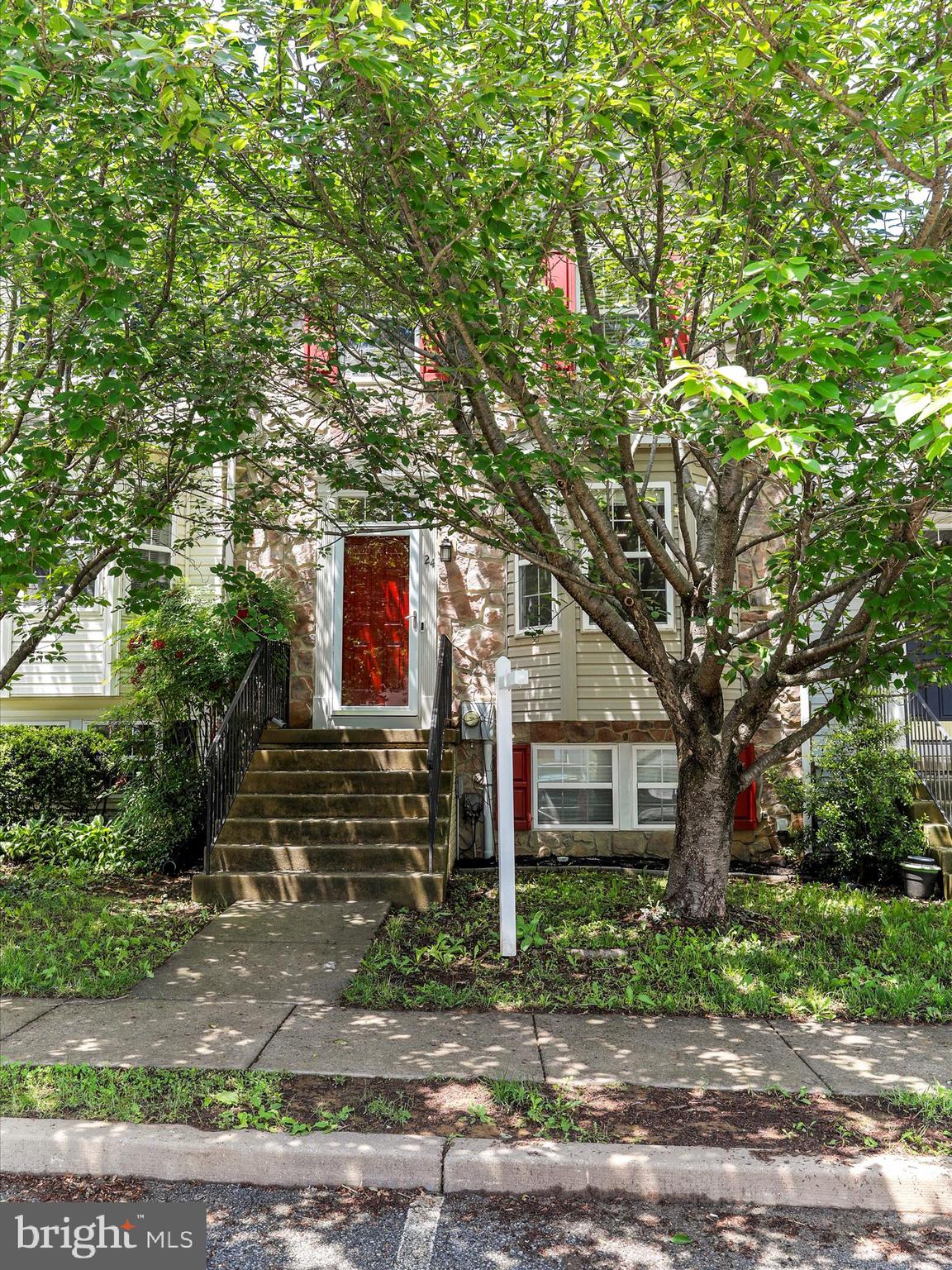 24 HOLMES DRIVE