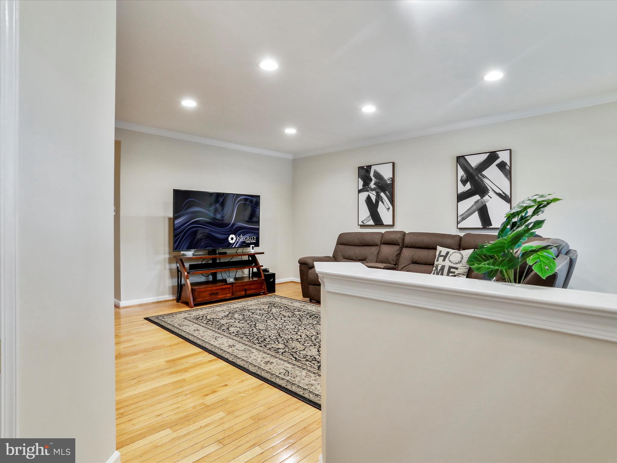 24 HOLMES DRIVE
