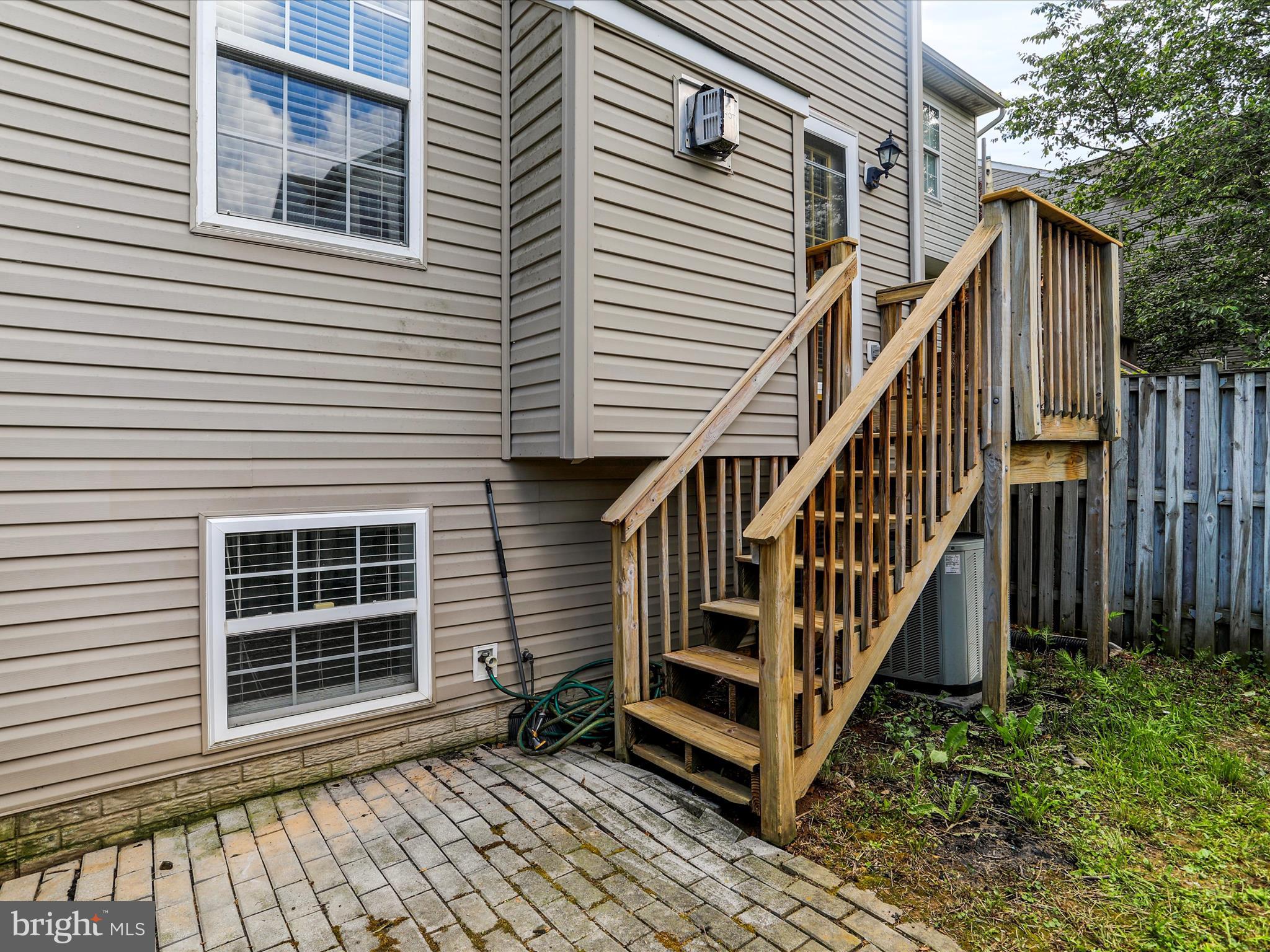 24 HOLMES DRIVE