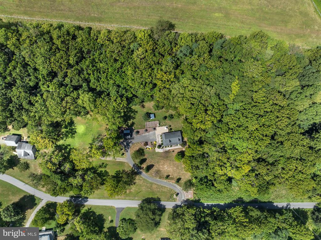 651 STRATFORD LANE