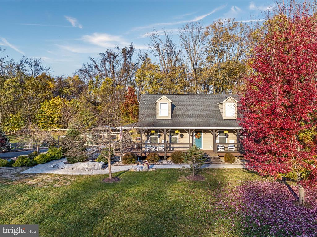 651 STRATFORD LANE