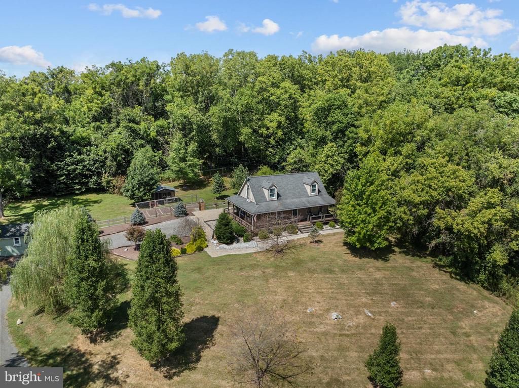 651 STRATFORD LANE