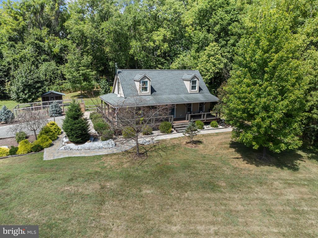 651 STRATFORD LANE