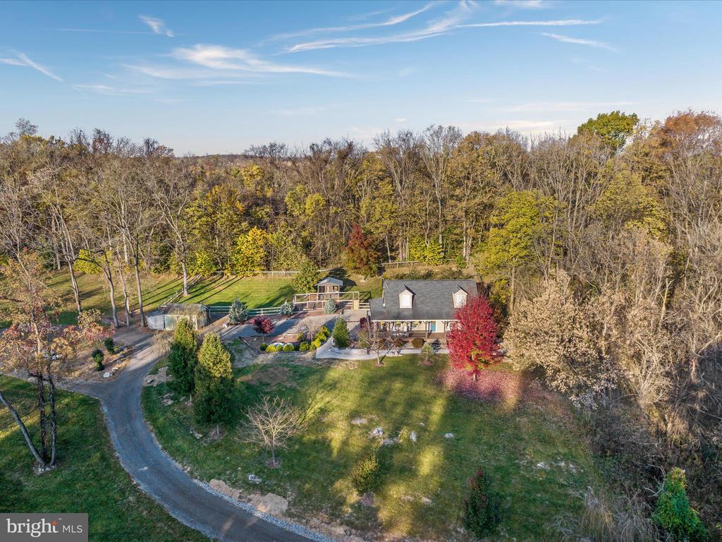 651 STRATFORD LANE
