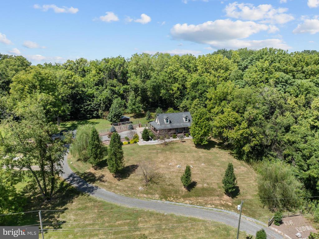 651 STRATFORD LANE