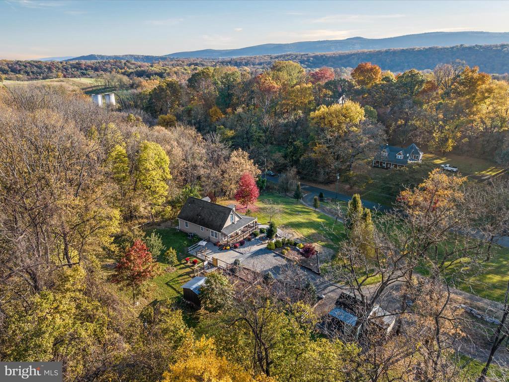 651 STRATFORD LANE