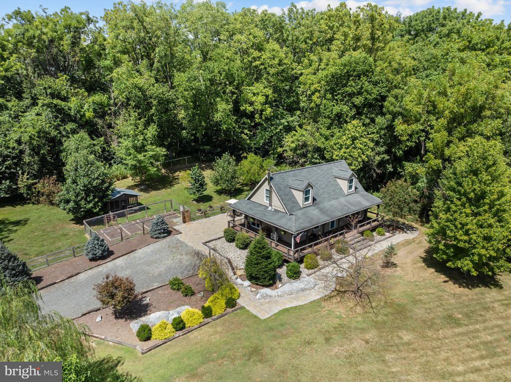 651 STRATFORD LANE