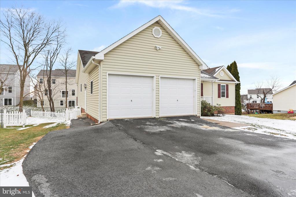 107 BRIAR RUN DRIVE