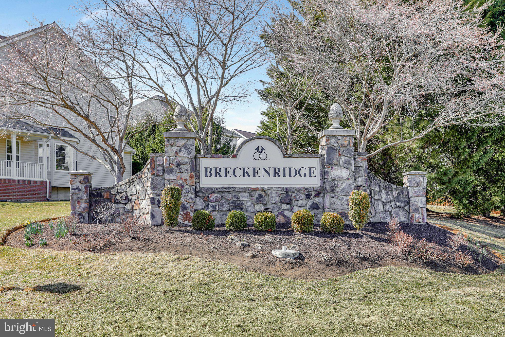 244 KIMBERWICKE DRIVE N