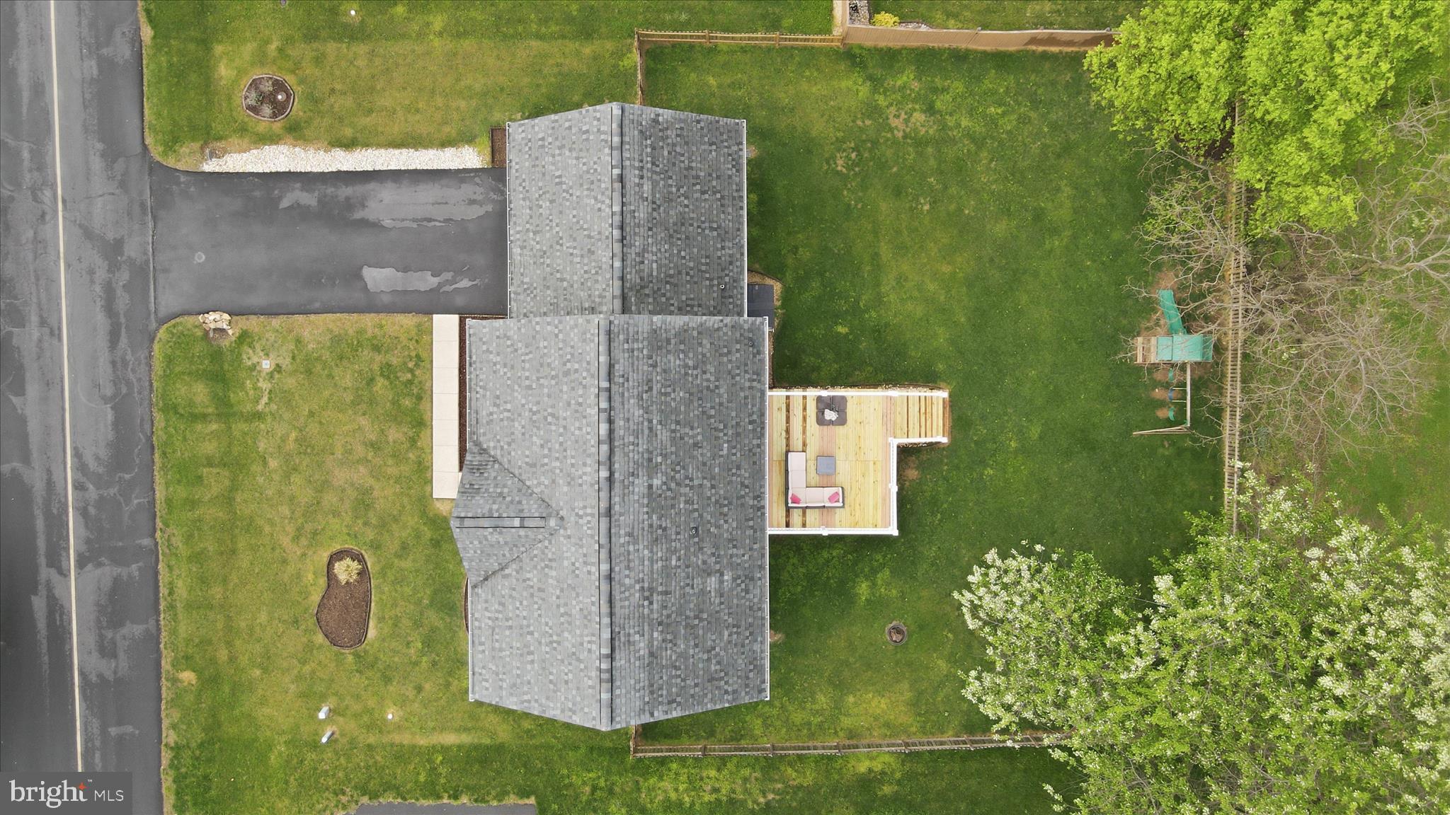 244 KIMBERWICKE DRIVE N