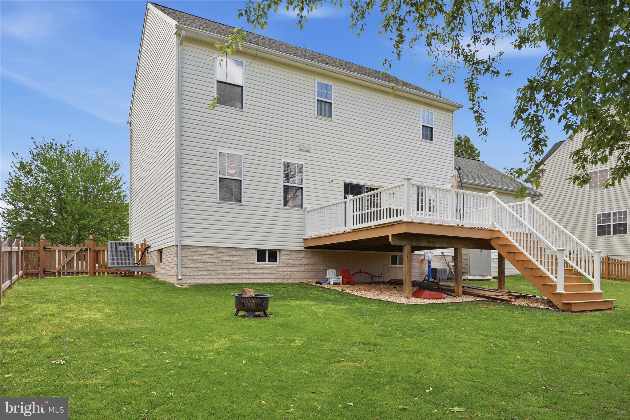 244 KIMBERWICKE DRIVE N