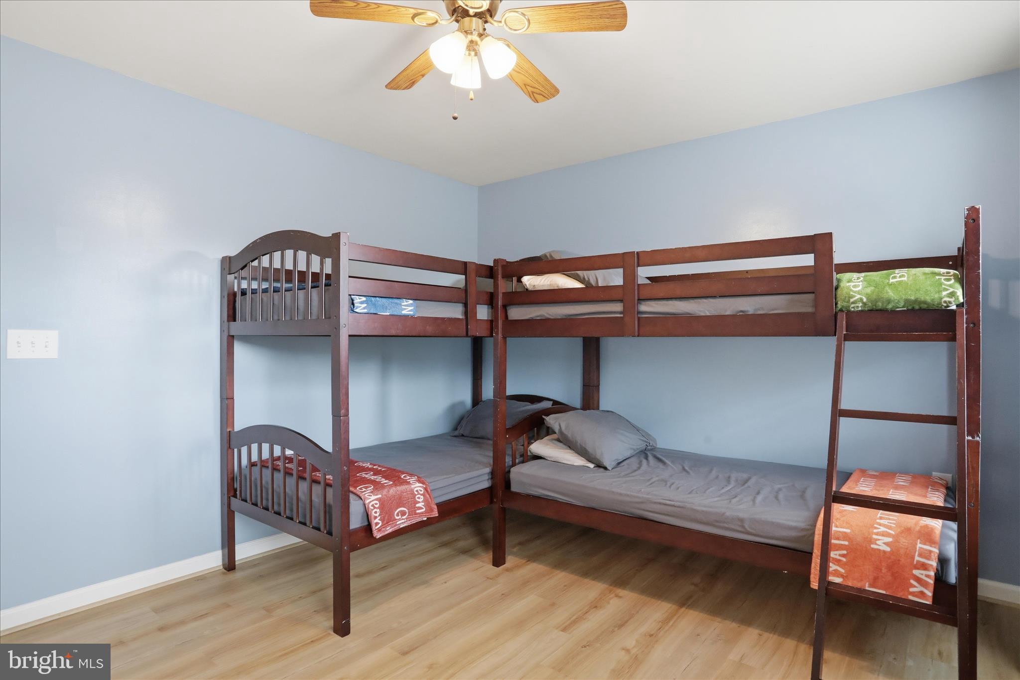 244 KIMBERWICKE DRIVE N