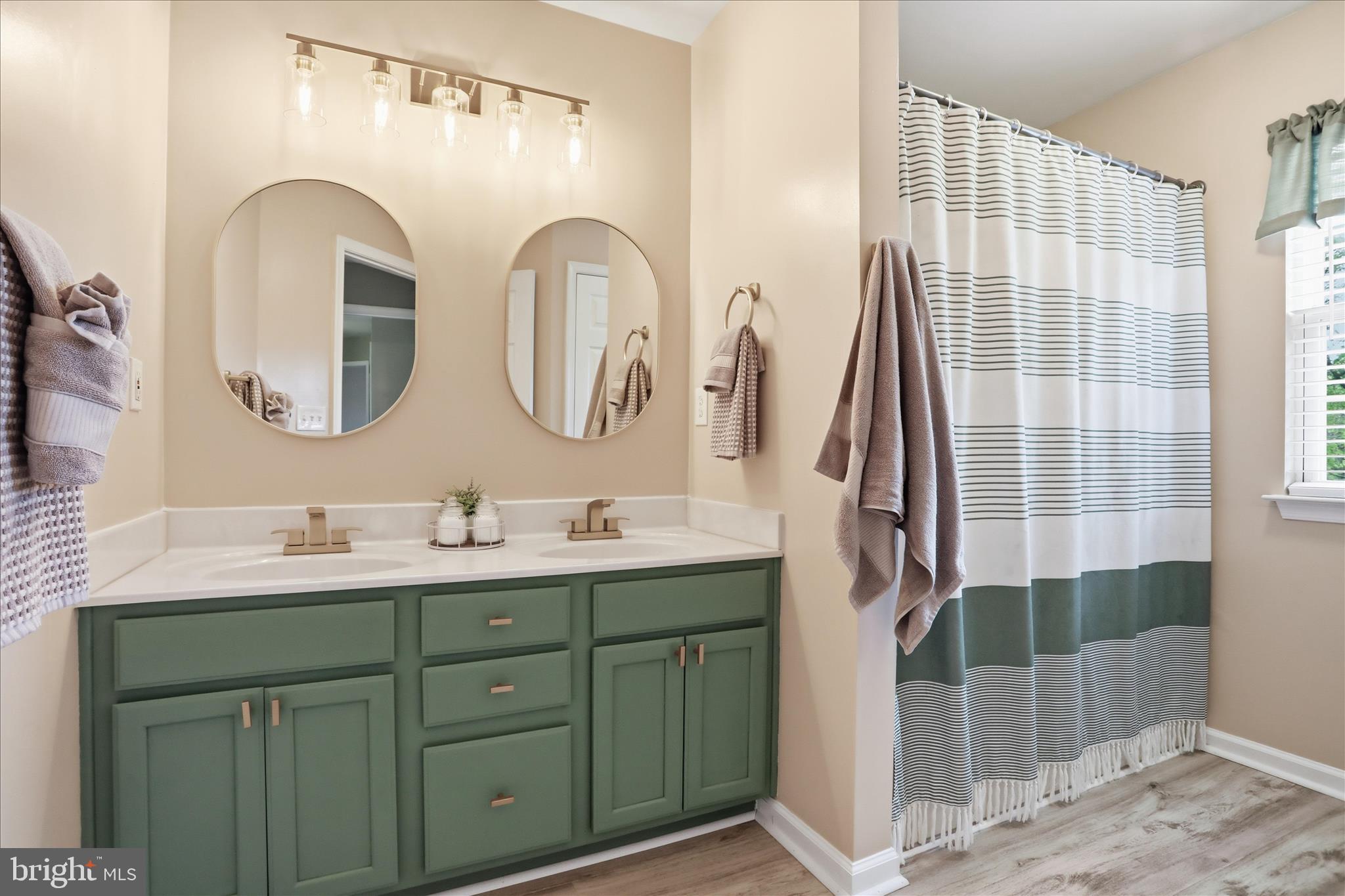 244 KIMBERWICKE DRIVE N