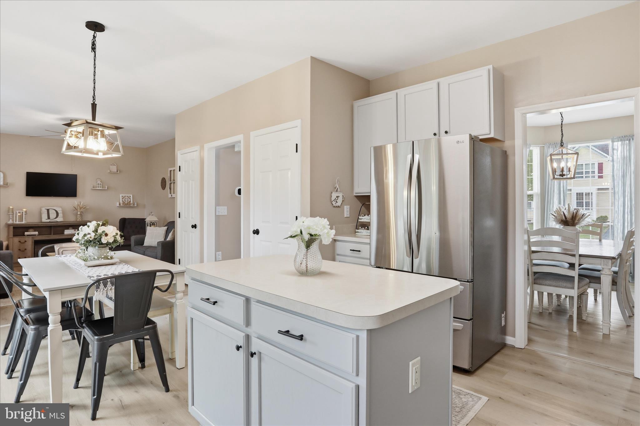 244 KIMBERWICKE DRIVE N