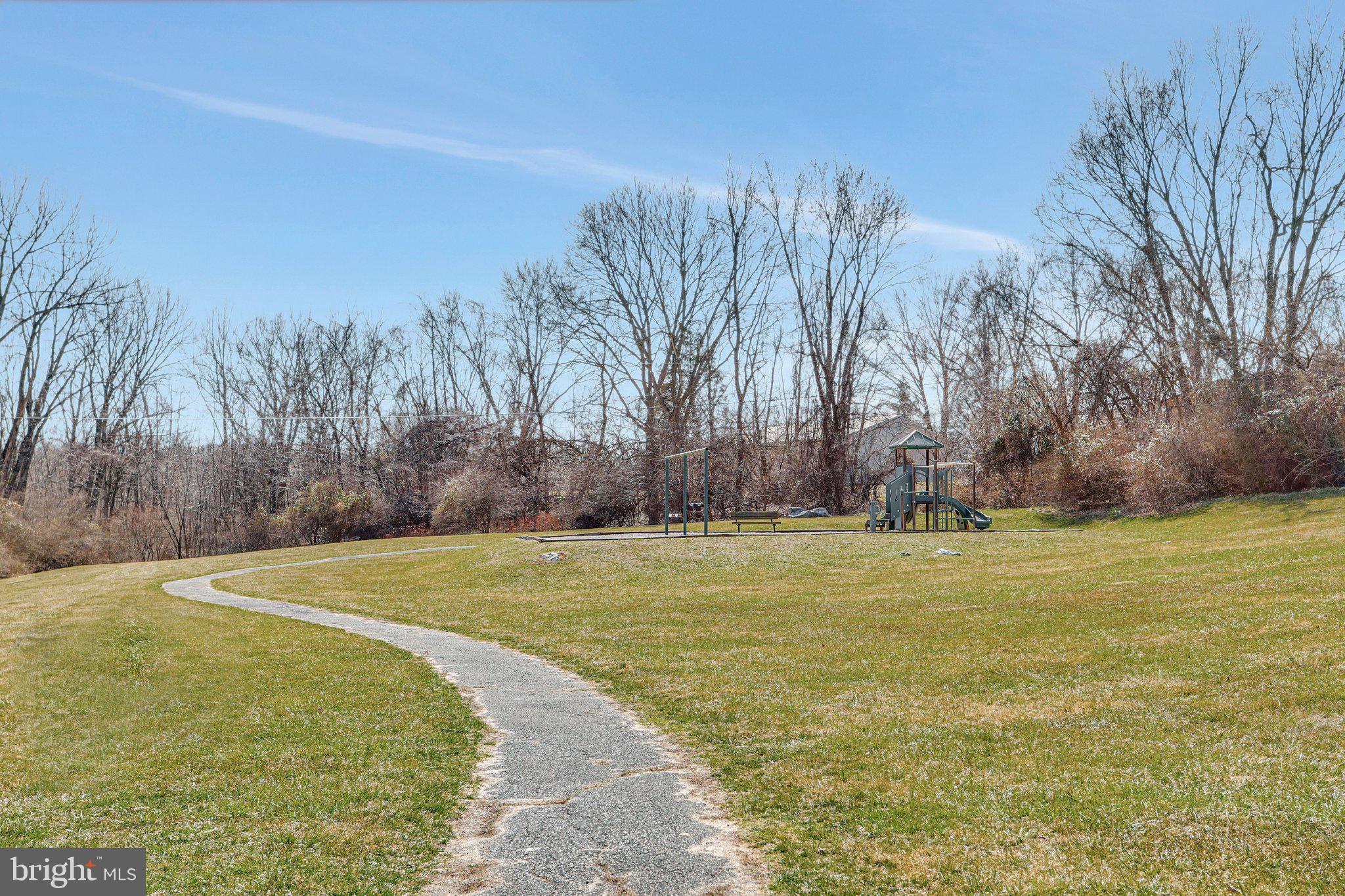 244 KIMBERWICKE DRIVE N